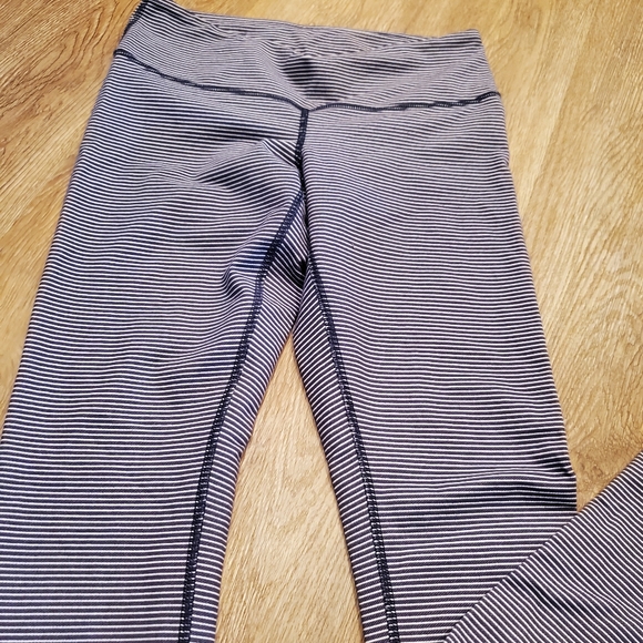 LuLuLemon 🍋  Full length Leggings - Picture 2 of 6